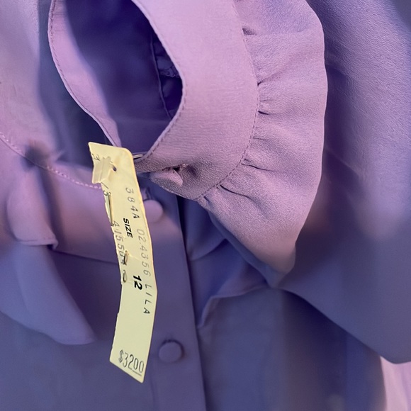 NWT Vintage Lilac blouse with covered buttons. - Picture 6 of 7